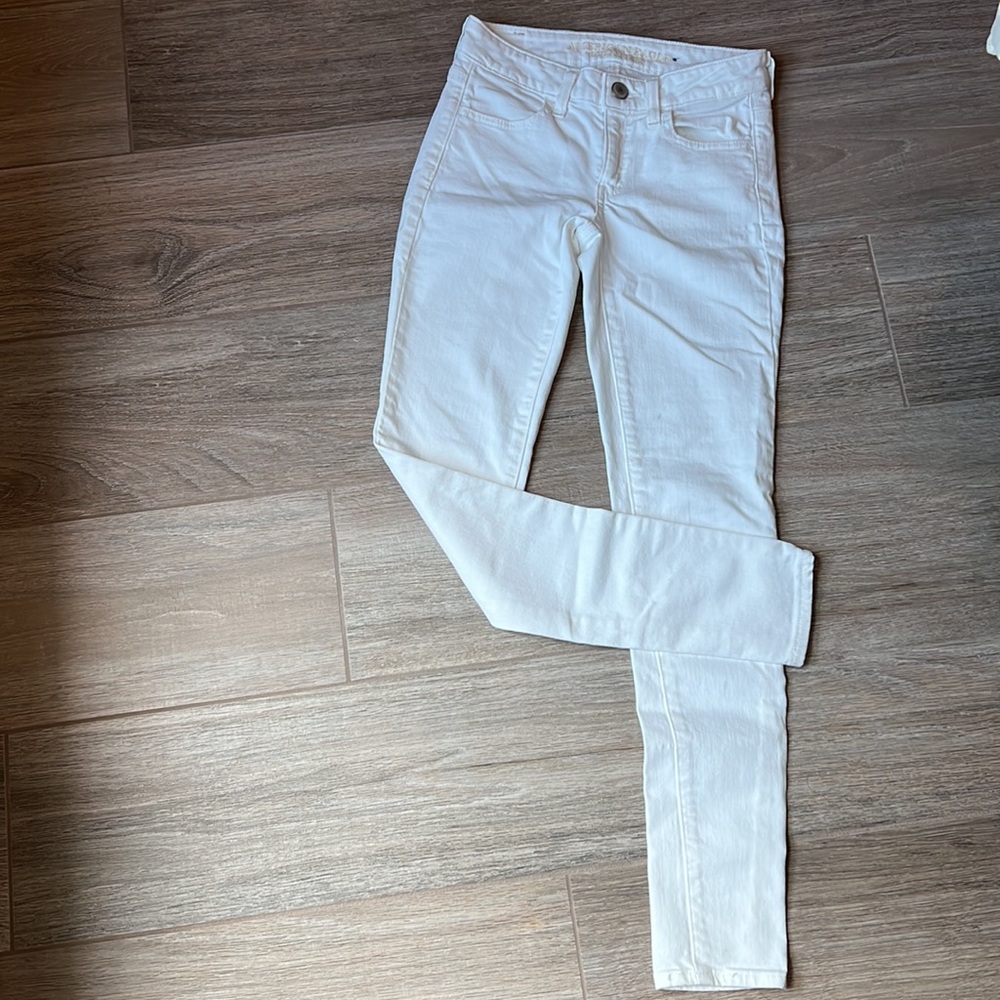 American Eagle white jeans